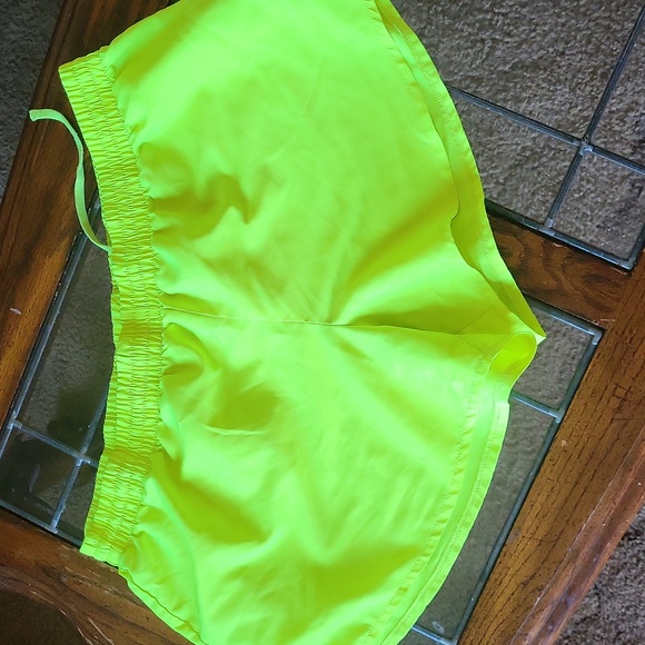 Danskin Now shorts (16-18) - Picture 1 of 4